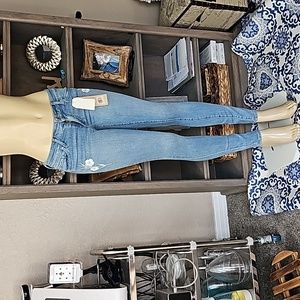 Levi's 711 skinny Floral  Embroidered  Jeans